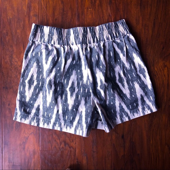 | J. Crew | Patterned Shorts - Picture 2 of 3